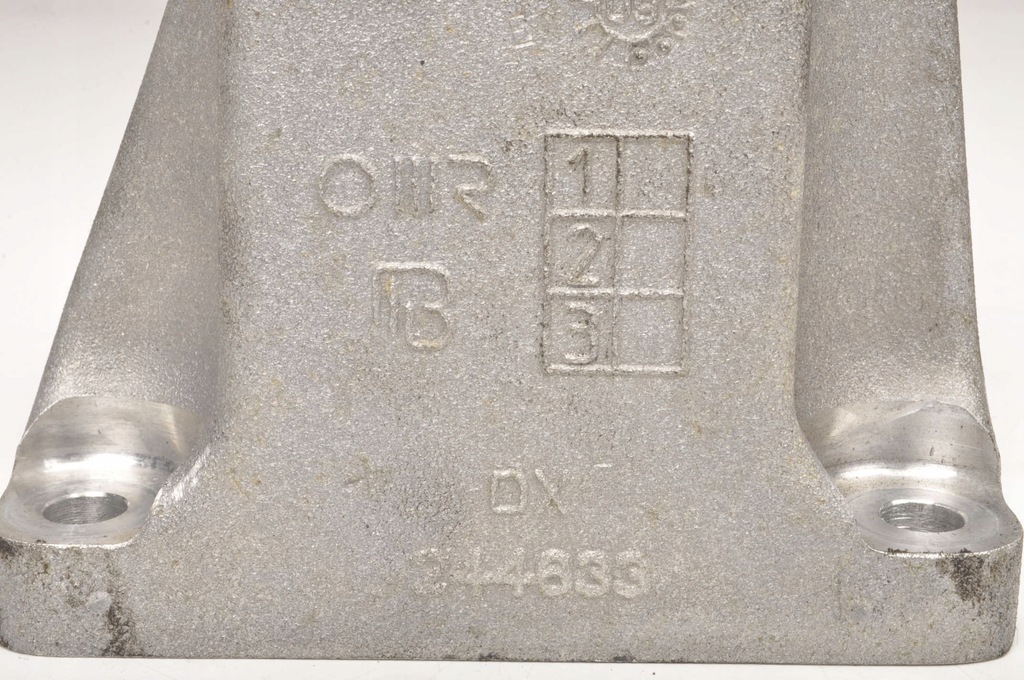 CALIFORNIA 4.3 F149 MOTORPFOTENHALTERUNG 244633 Product image