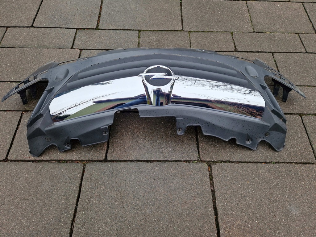 Opel Corsa D Vor dem Aufheben der vorderen Stoßfänger Dummy Chrom 13179940 06-2011 Product image