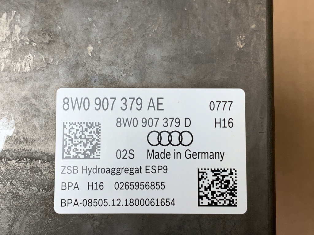 AUDI A4 A5 8W F5 STEUERUNG ABS-BREMSPUMPE 8W0907379AE 32km Product image