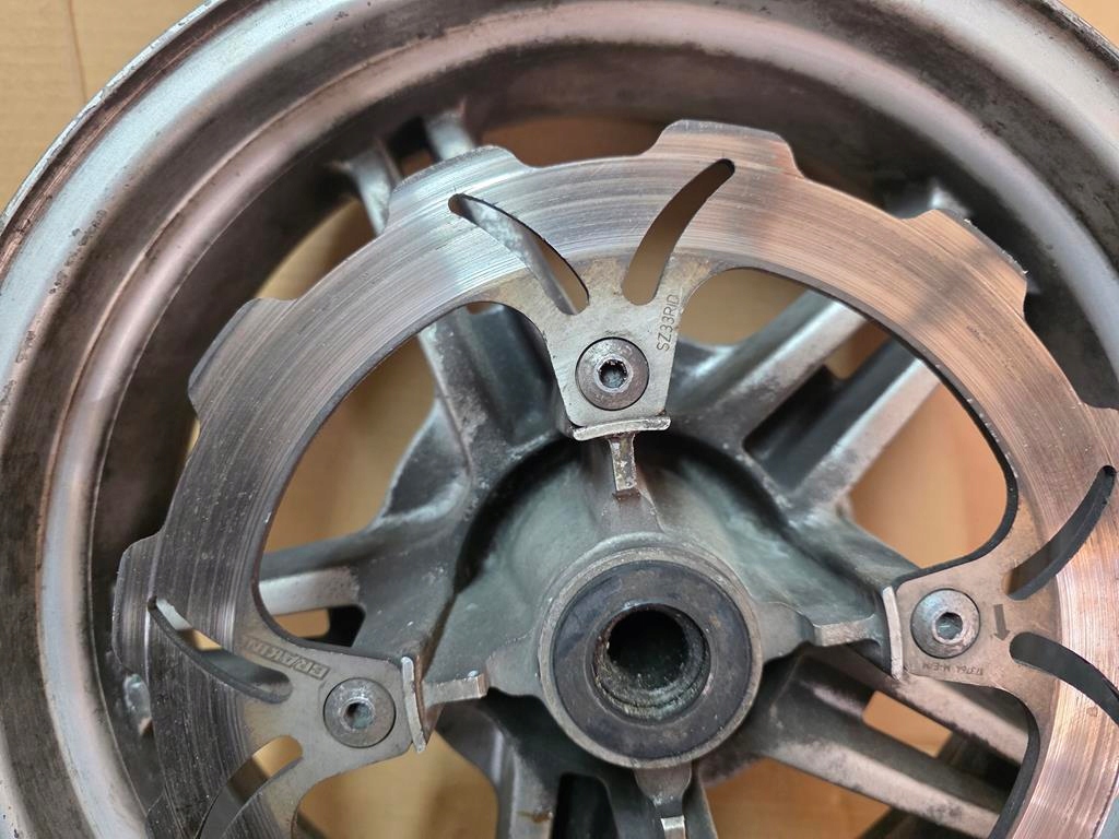Suzuki Burgman An 650 02-12 in der Nähe des hinteren Randes Product image