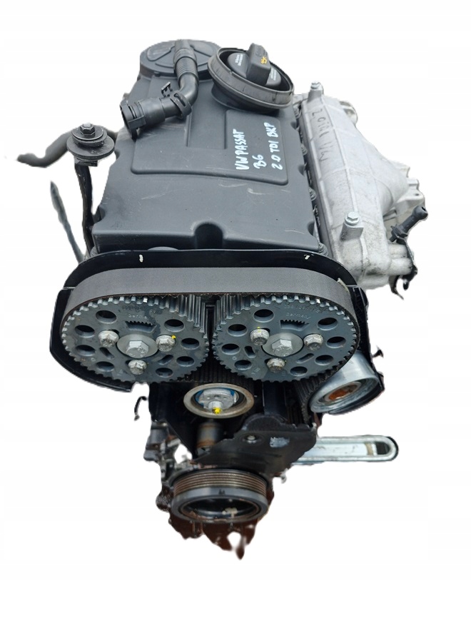 VW PASSAT B6 MOTOR 2.0 TDI BKP Riemenscheibenmotor + Einspritzdüsen Product image