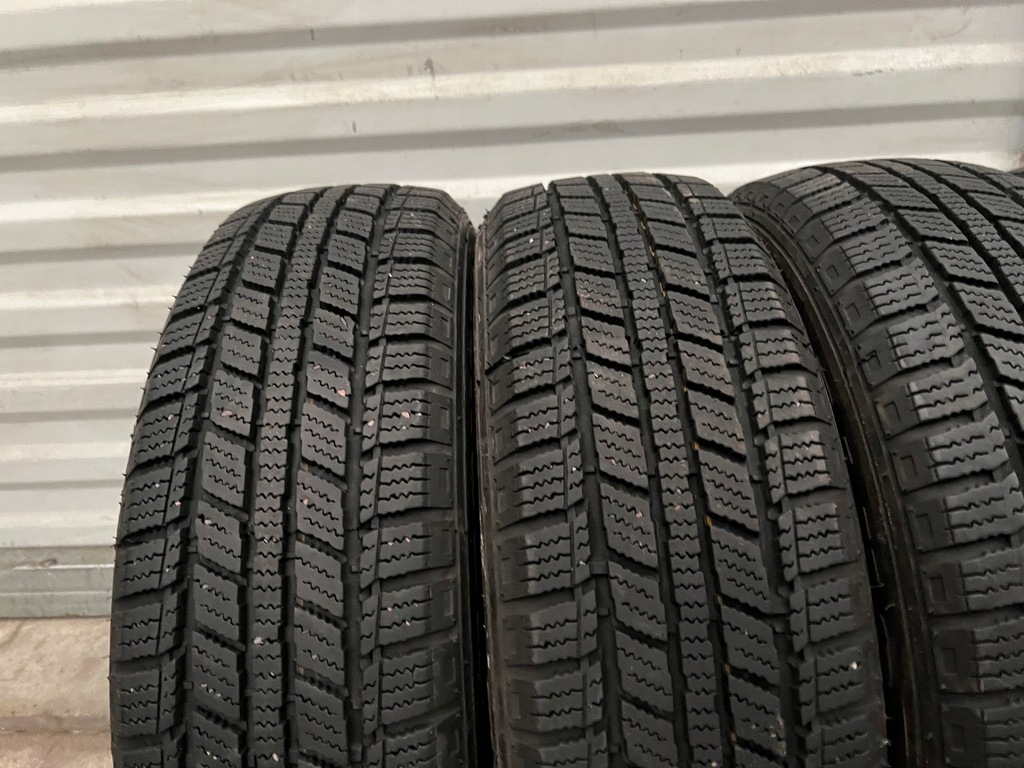 ROCKSTONE ICE-PLUS WINTERREIFEN 175/65/15 84T Product image