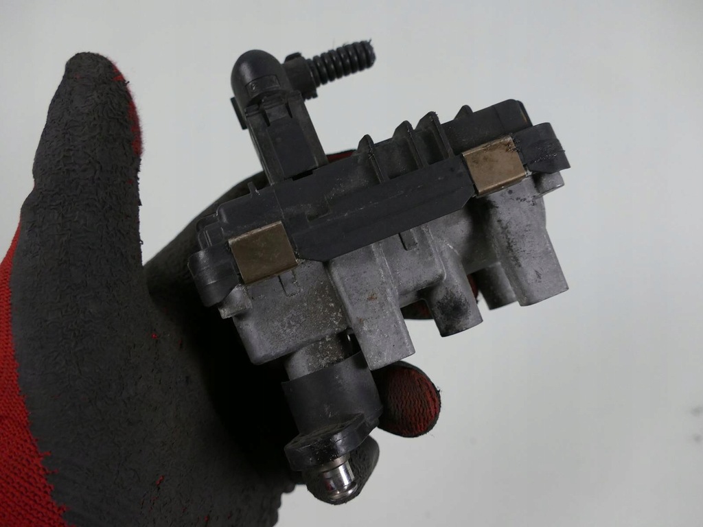 BMW 3 E92 E93 LIFT 2.0 D N47 TURBOLADERSTEUERUNG E90 E91 Product image