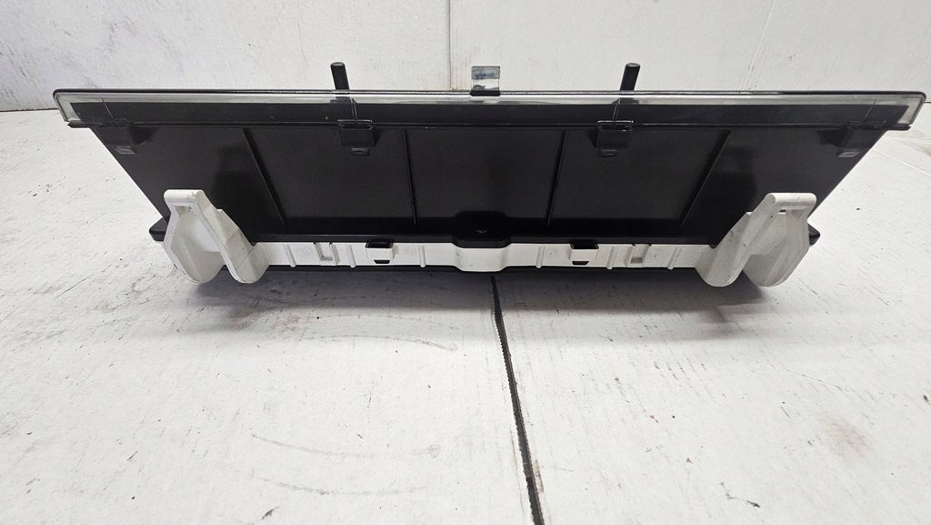 TOYOTA COROLLA VERSO II 2,2 D4D 83800-0F090 LICZNIK ZEGARY BDB ORYGINAŁ EU Product image