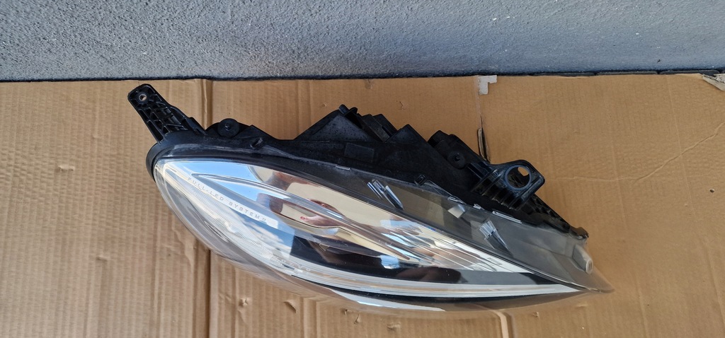 VOLVO V40 LAMPE RECHTS LED 31677019 Product image