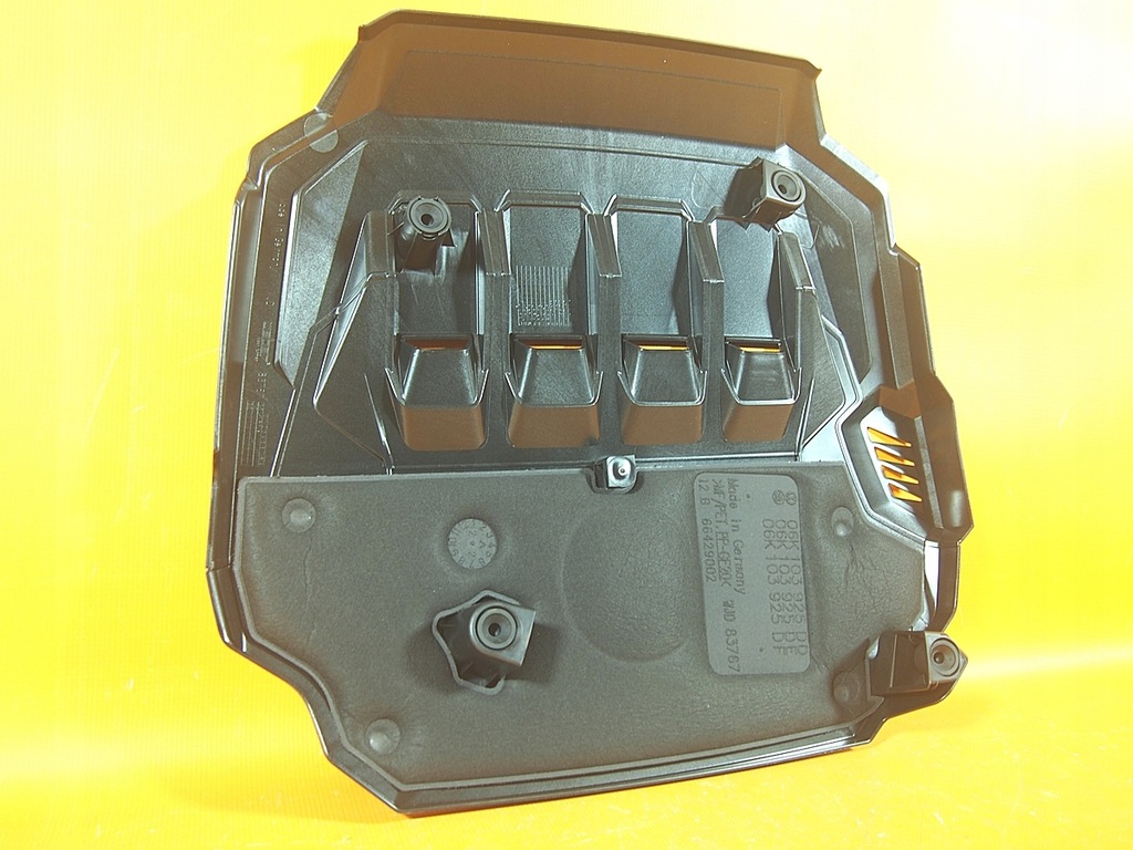 Audi Q3 83A SB 18KM Obere Motorabdeckung 06k103925DD Product image