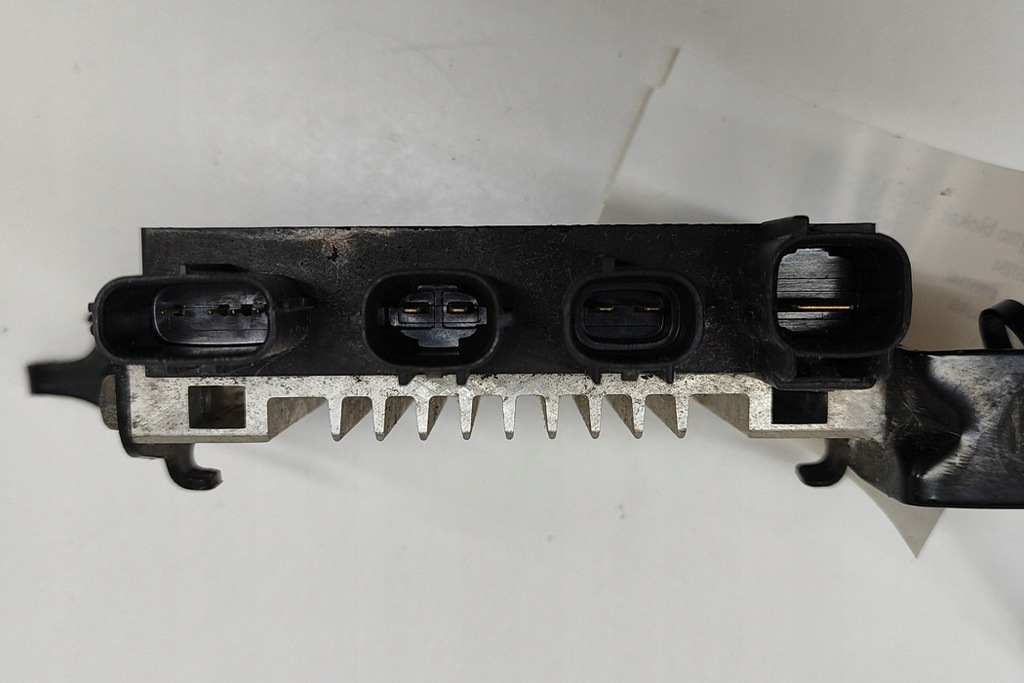 Toyota Hilux 8 AN110 Sticked Candle Control Unit 28551-0E010 2.4d Product image