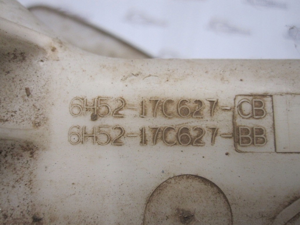 Land Rover Freelander II Waschhersteller Reservoir 6H52-17C627-CB Product image