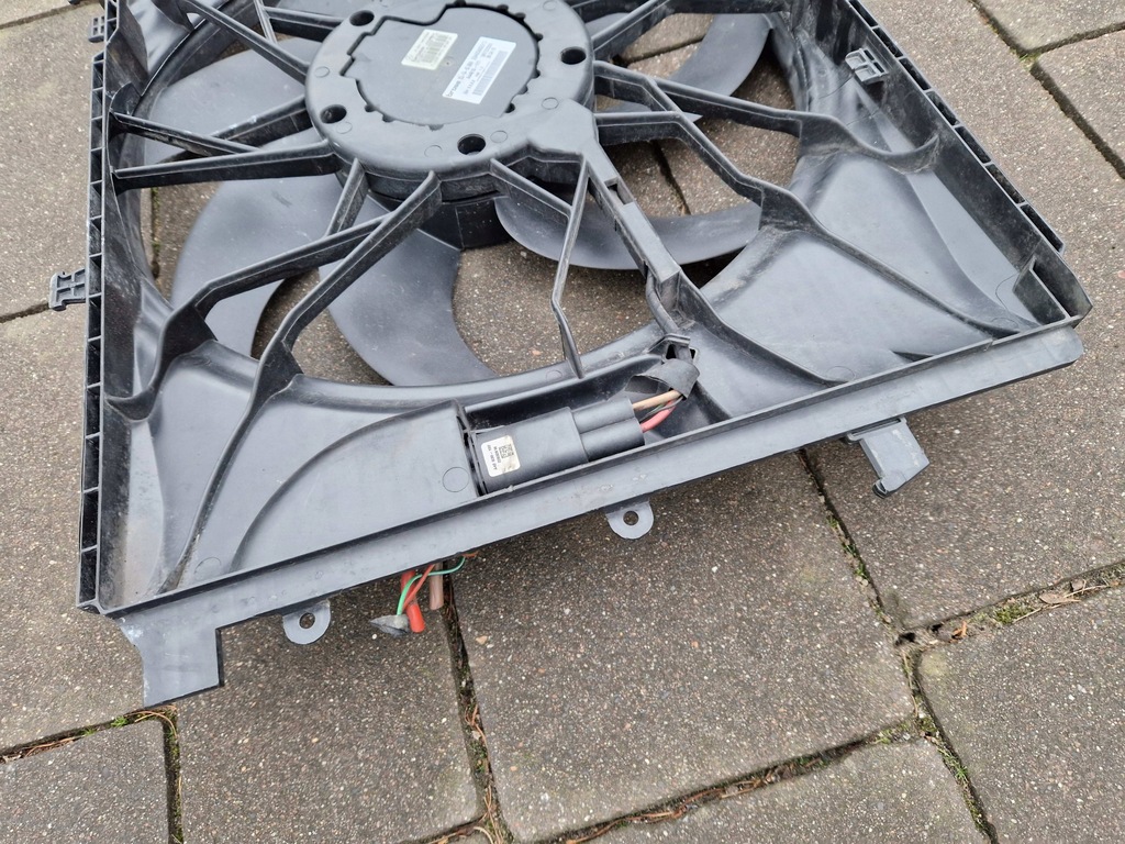 C-Klasse W204 Ein weiteres Gehäuse mit 600W A204906802 A2045400788 2016 Product image
