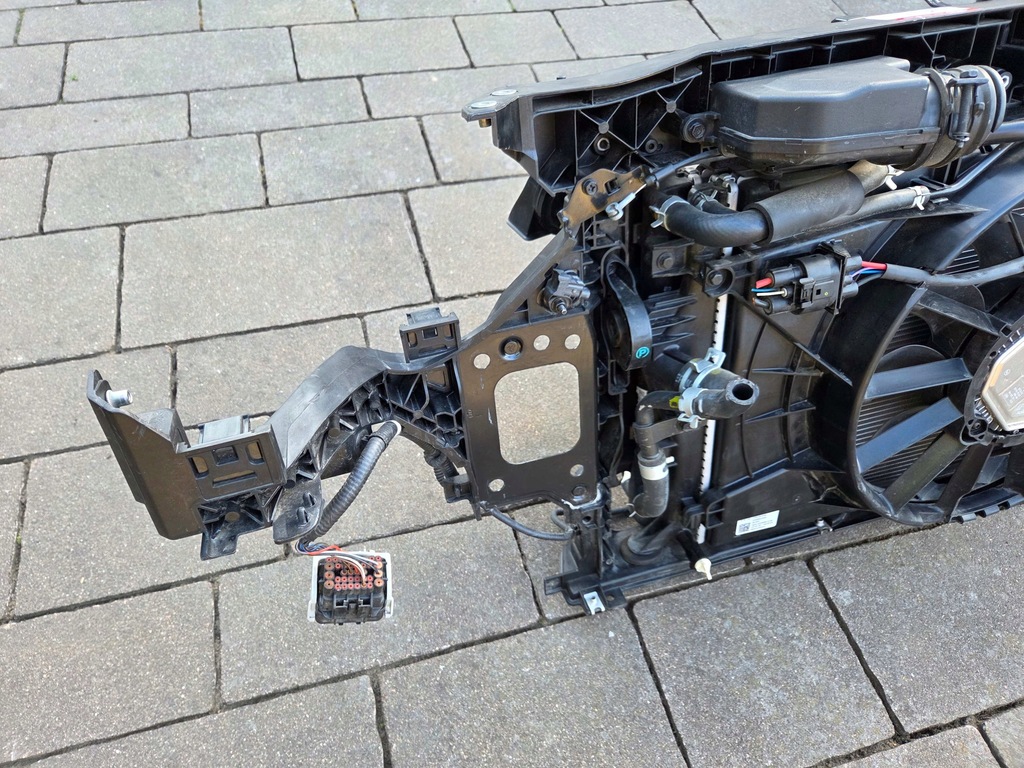 Kia Xceed 1,6 GDI Hybryda -Gürtel Vorderer Kühlschränke Lüfter 2020r Product image