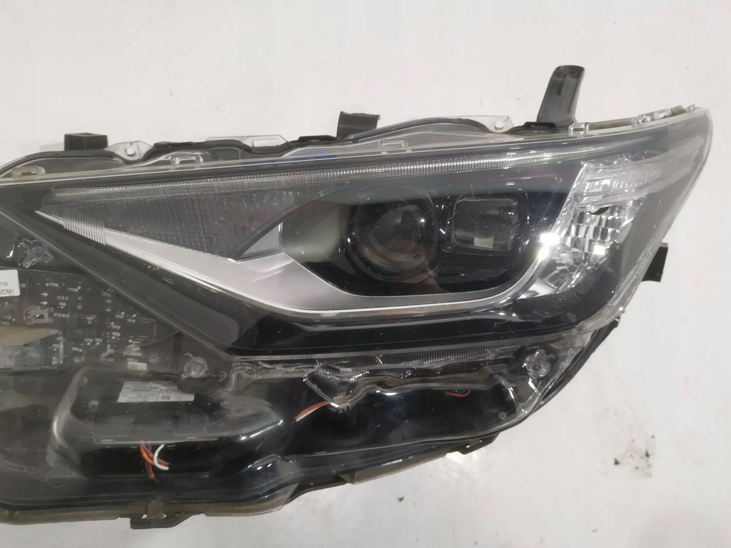 Toyota Auris II LIFT VORNE LINKS LAMP VOLL LED VOLLSTÄNDIG/FUNKTIONAL/DICHT/FOTO! Product image