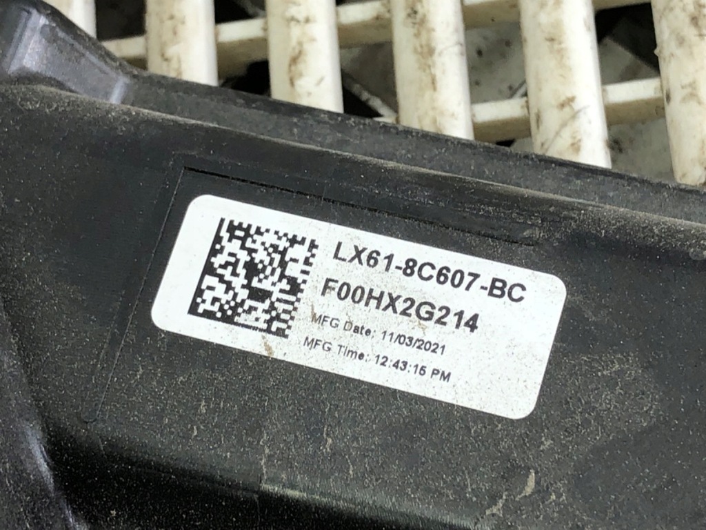 LX61-8C607-BC Ford Escape IV 2.0b 19-24 Lüftergehäuse Product image