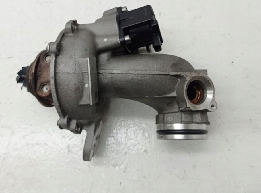 TURBOTURBINEN-SET RECHTS MERCEDES W213 3,5 V6 E400 276.853 A2760903080 Product image