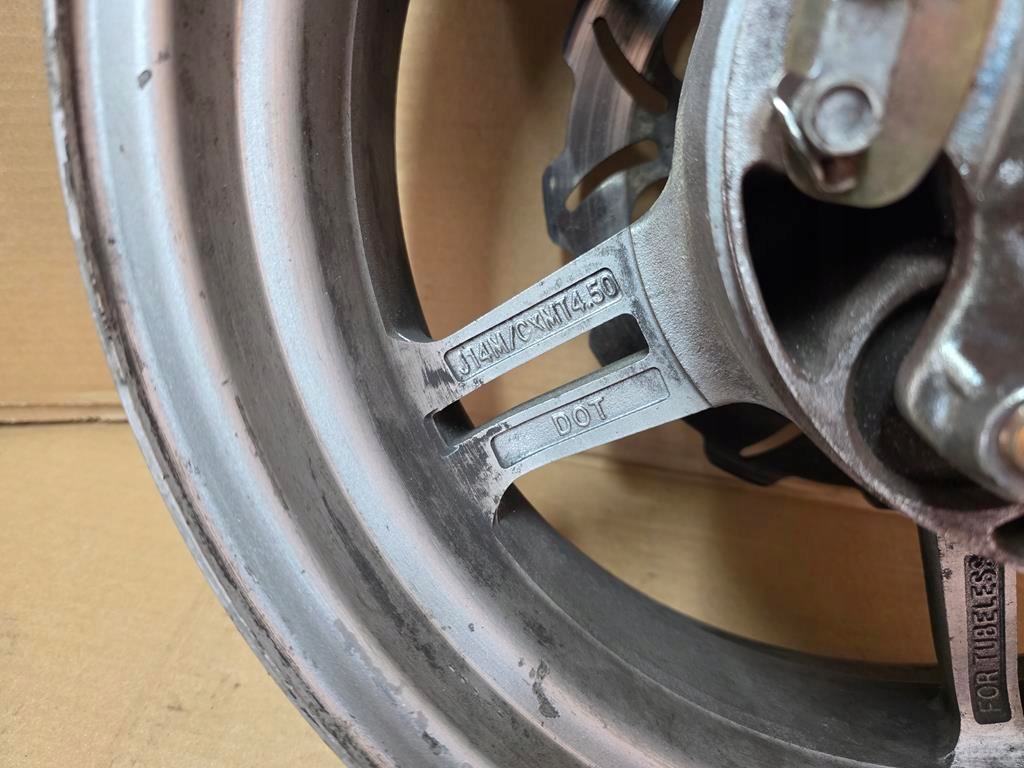 Suzuki Burgman An 650 02-12 in der Nähe des hinteren Randes Product image