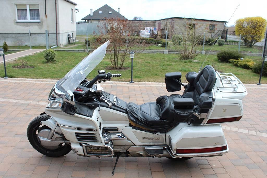 HONDA GL1500 SC22B VERKLEIDUNG, RECHTS, VOLLSTÄNDIGUNG DES SETS Product image