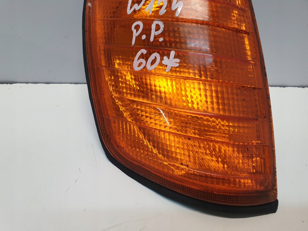 VORDERER BLINKER RECHTS MERCEDES-BENZ W124 Product image