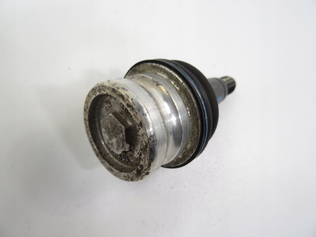 AUDI A4 B9 LINKER QUERLENKERSTIFT 8W0689A Product image