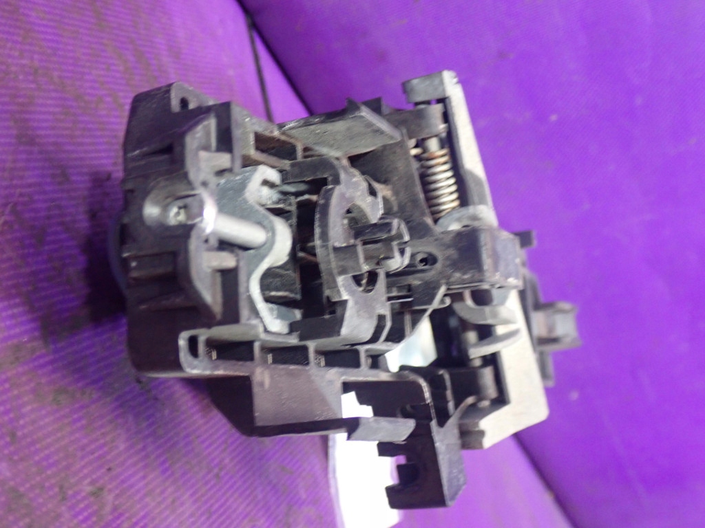 FORD FIESTA VII MK7 HB 5D 08-13 GRIFF VORNE RECHTS 8A61-A224A36 79 Product image