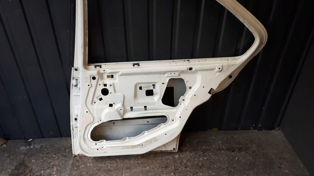 Rechte Hintertür BMW E36 LIMOUSINE, WEISS Product image