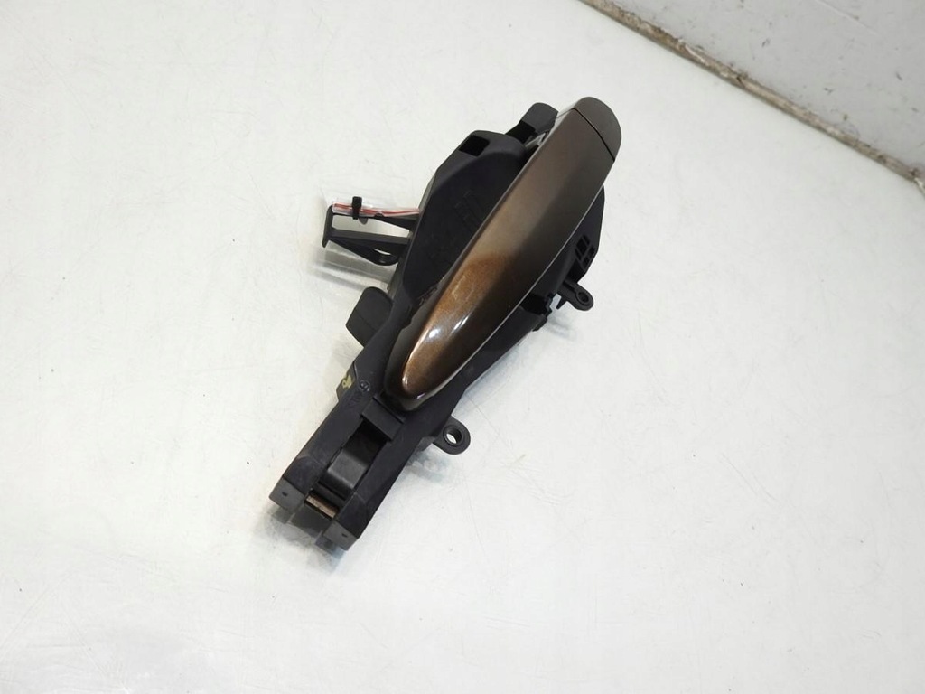 TÜRGRIFF HINTEN LINKS B09 BMW X1 E84 Product image