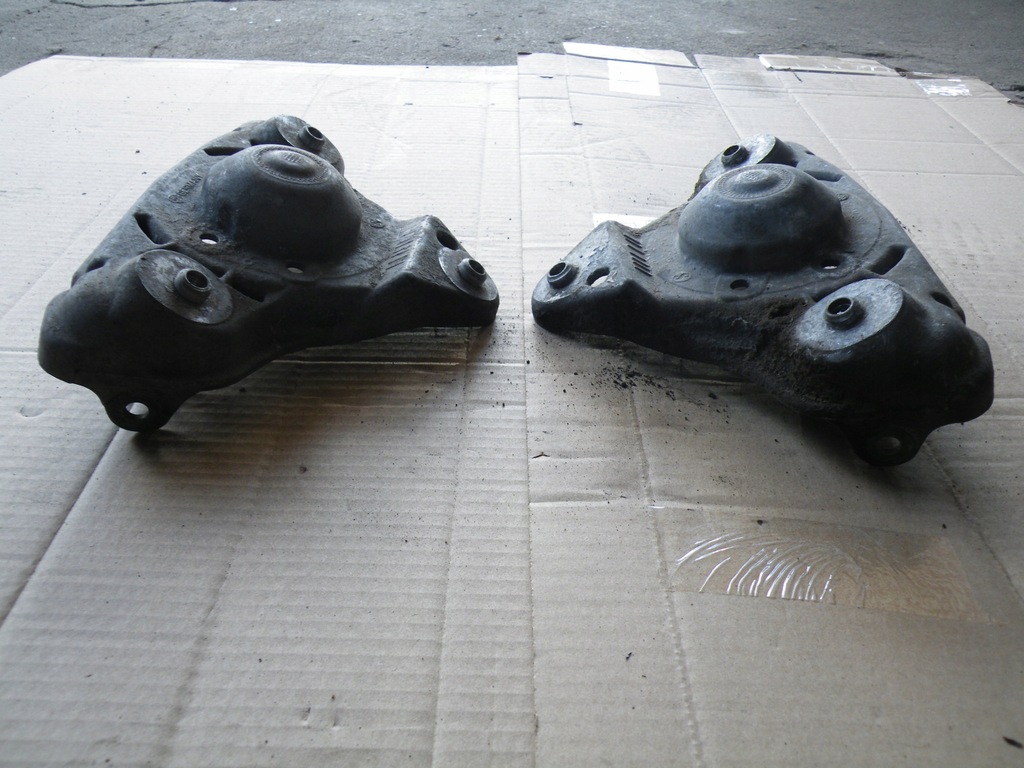 Audi A6 C5 A4 B5 Aufnahme Stoßdämpferhalter rechts links vorne 8D0412383E Product image