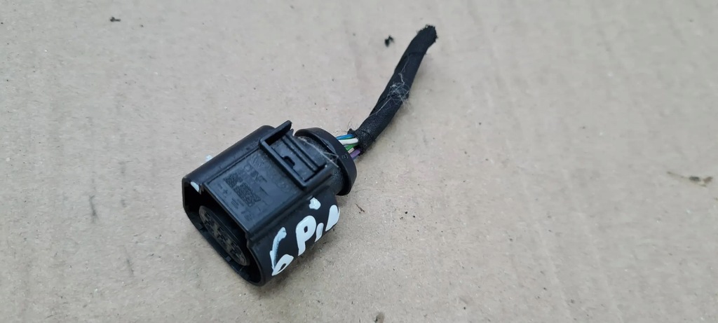 A5 8W STECKER MOTOR CUBE 4H0973713 A4 B9 8W Q5 Q3 Product image