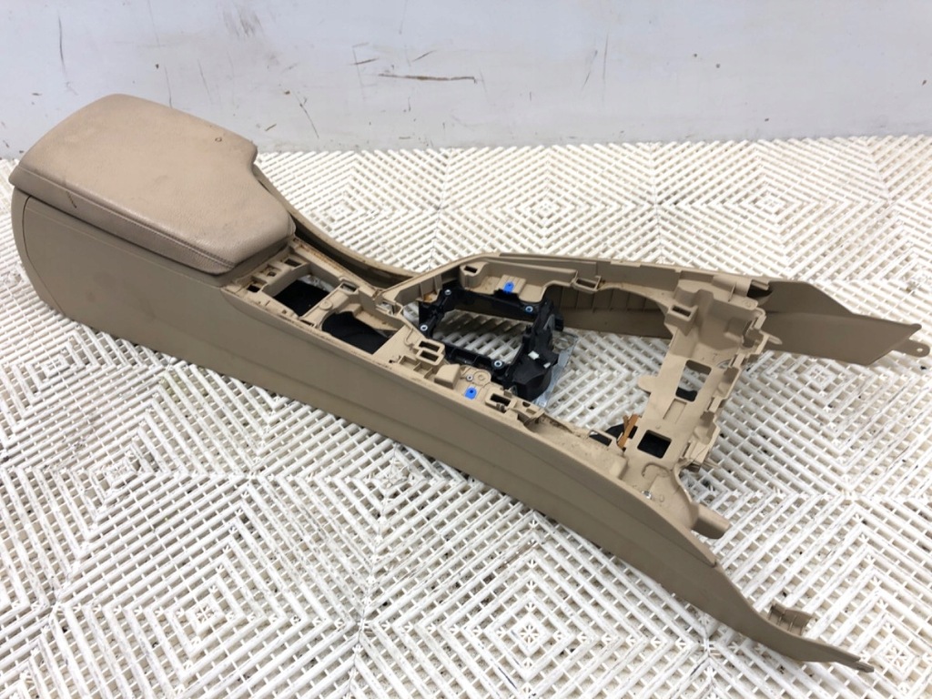 Zentraler Tunnel BMW F30 Limousine/Limousine 11-18 6750121 Konsole Product image