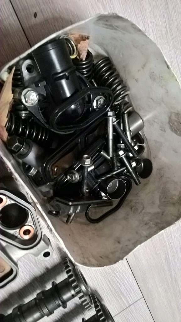 Suzuki GSXR 600 K6 K7 Ansaug- und Auslassventilwelle Product image