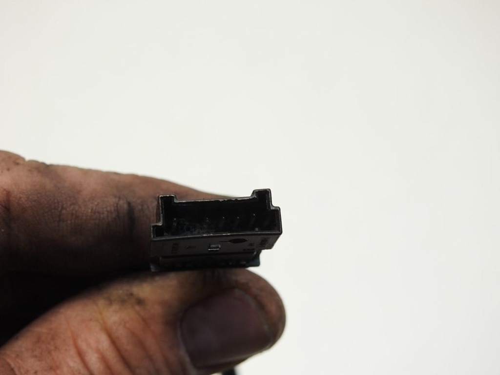 SCHLÜSSELLOSE ANTENNE TÜR LINKS VORNE 5 PIN MERCEDES W220 A2208200175 Product image
