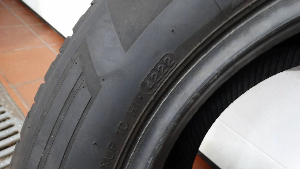 Hankook Winter I*cept LV 215/65 R16C 109/107T Winterreifen Product image