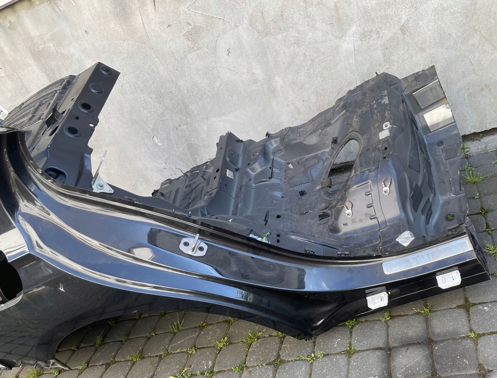 Mercedes E-Klasse W214 Limousine Viertel direkt hinten hinterher Kotflügel Product image