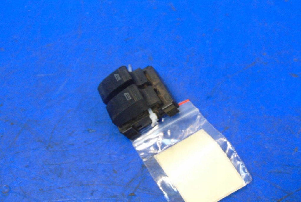 Audi A3 8L 1.6 8V Benzinglasschalter 8L0959851 Product image