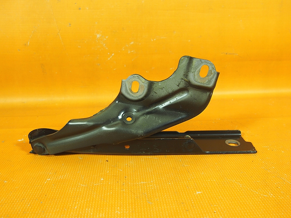 Audi A6 4G LIFT 32KM Haubenscharnier LINKS LY9T 4g8823301e Product image