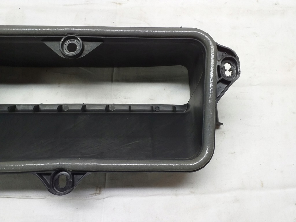 MERCEDES-LUFTEINLASSABDECKUNG Product image