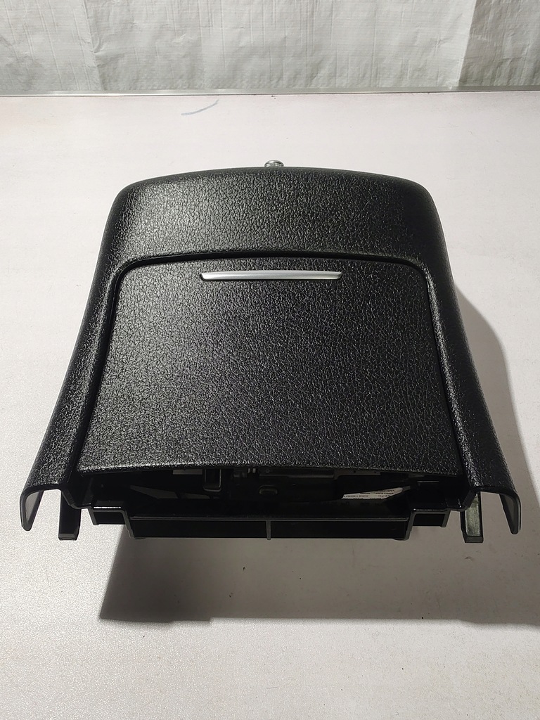 MERCEDES W213 AIR BLADE LIGHTER TUNNEL COVER REAR A2138309501 Product image