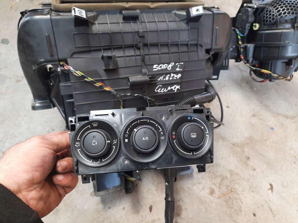 Peugeot 5008 1,6 PS Heizung komplett Product image