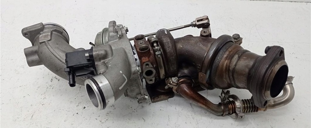 TURBOTURBINE-SET LINKS MERCEDES W213 3,5 V6 E400 276.853 A2760903180 Product image