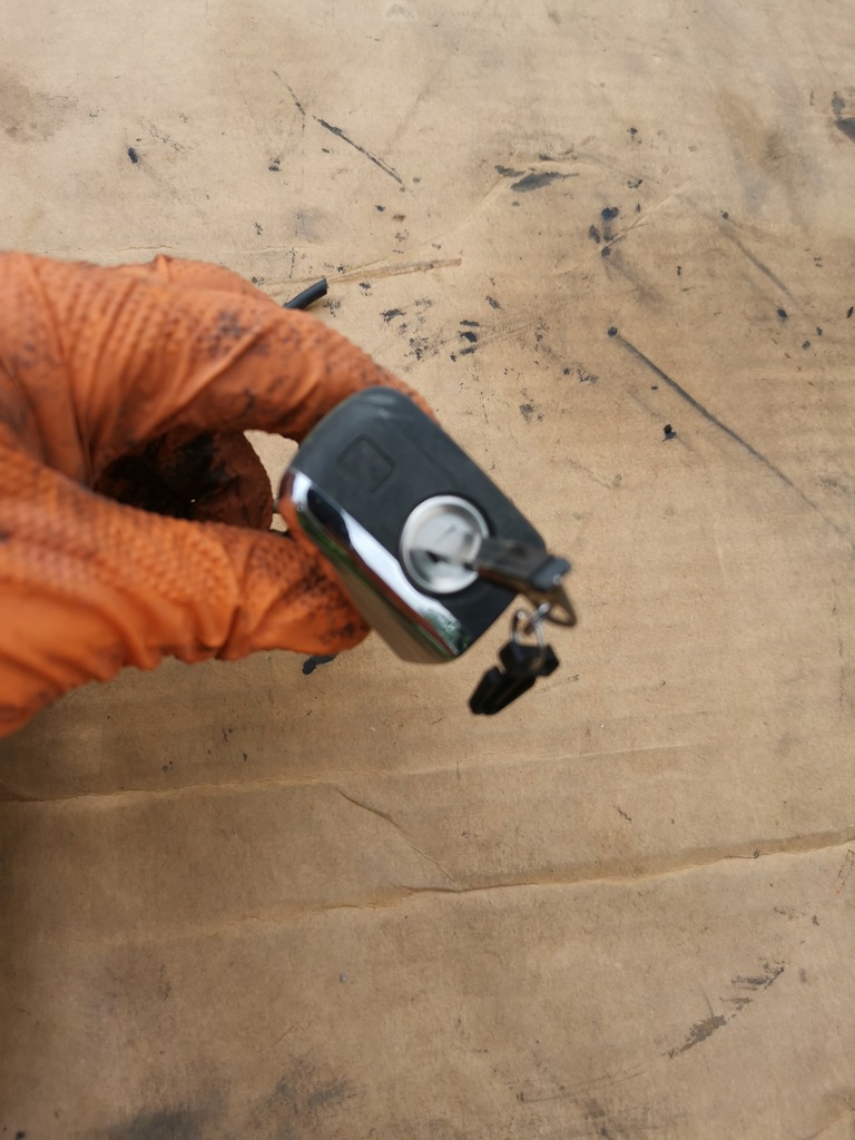 SCHLOSSEINSATZSCHLÜSSEL LINKS VORNE W210 1998 Product image
