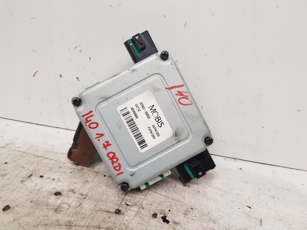 HYUNDAI I40 POWER CONTROLLER MODUL 3Z563-99500 2011- Product image