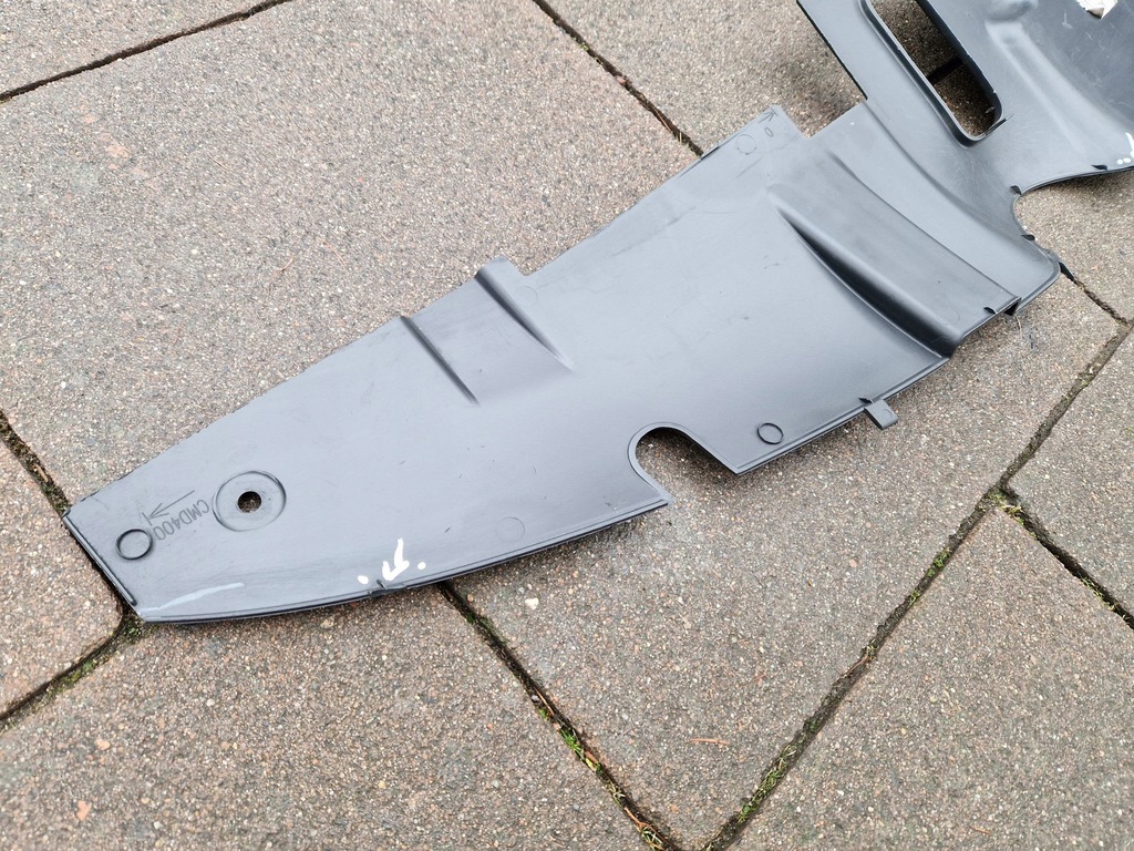 Citroen C4 Picasso II Obere Abdeckung des vorderen Gürtels 9676038577   2013 Product image