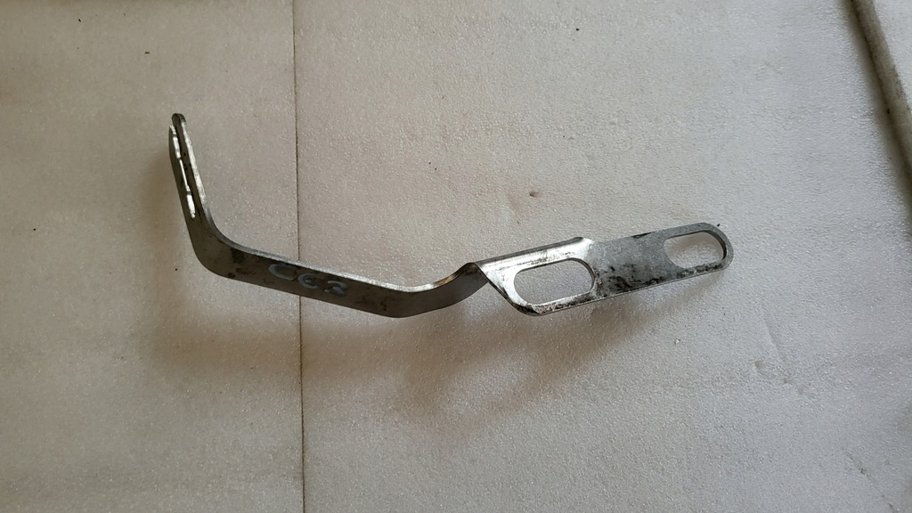 MERCEDES W205 C63 AMG Auspuffhalterungen A2054923741 A2054923841 Product image