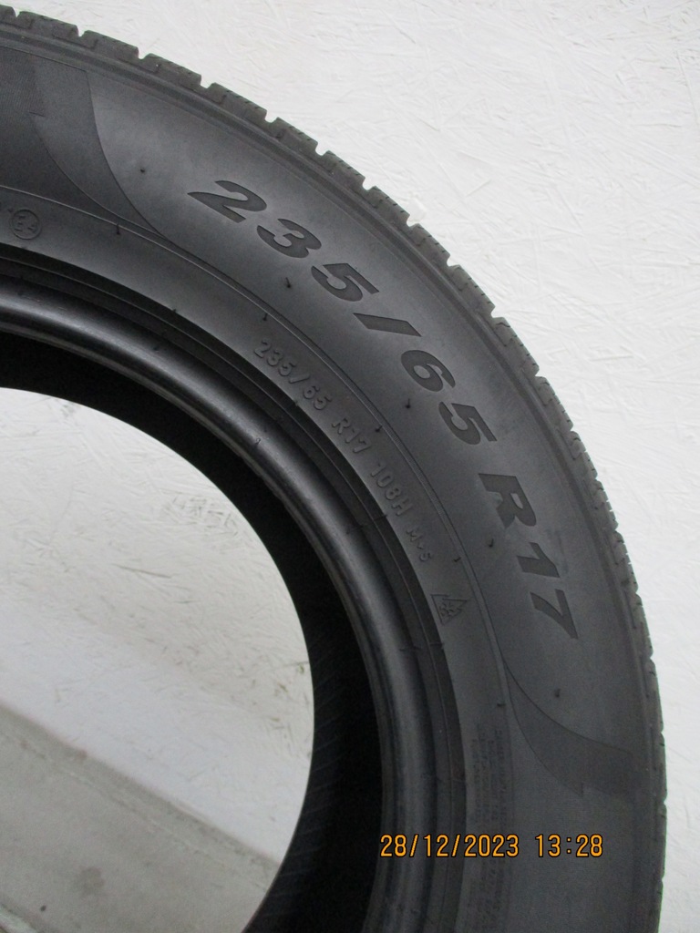 1x 235/65R17 Pirelli Scorpion Winter 5,5mm Product image