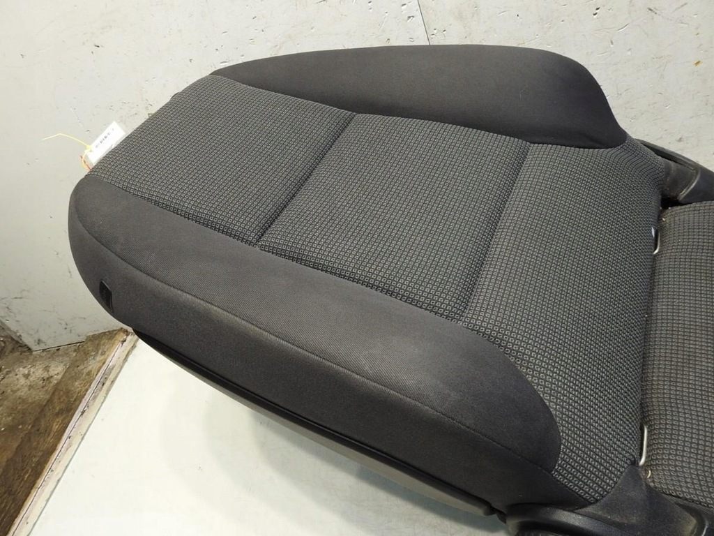 Rechts vorderer Sessel Audi A3 8pa Sportback Product image