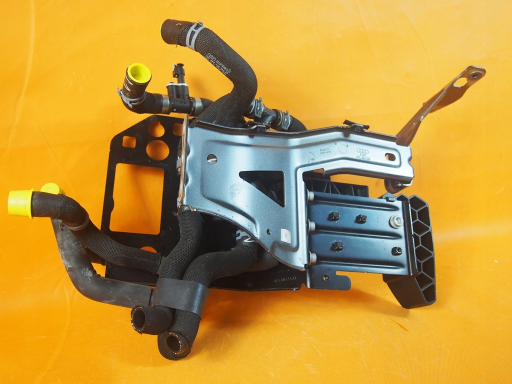 Audi E-Tron Wasserpumpenschläuche Halterung 4ke965567b 27KM Product image
