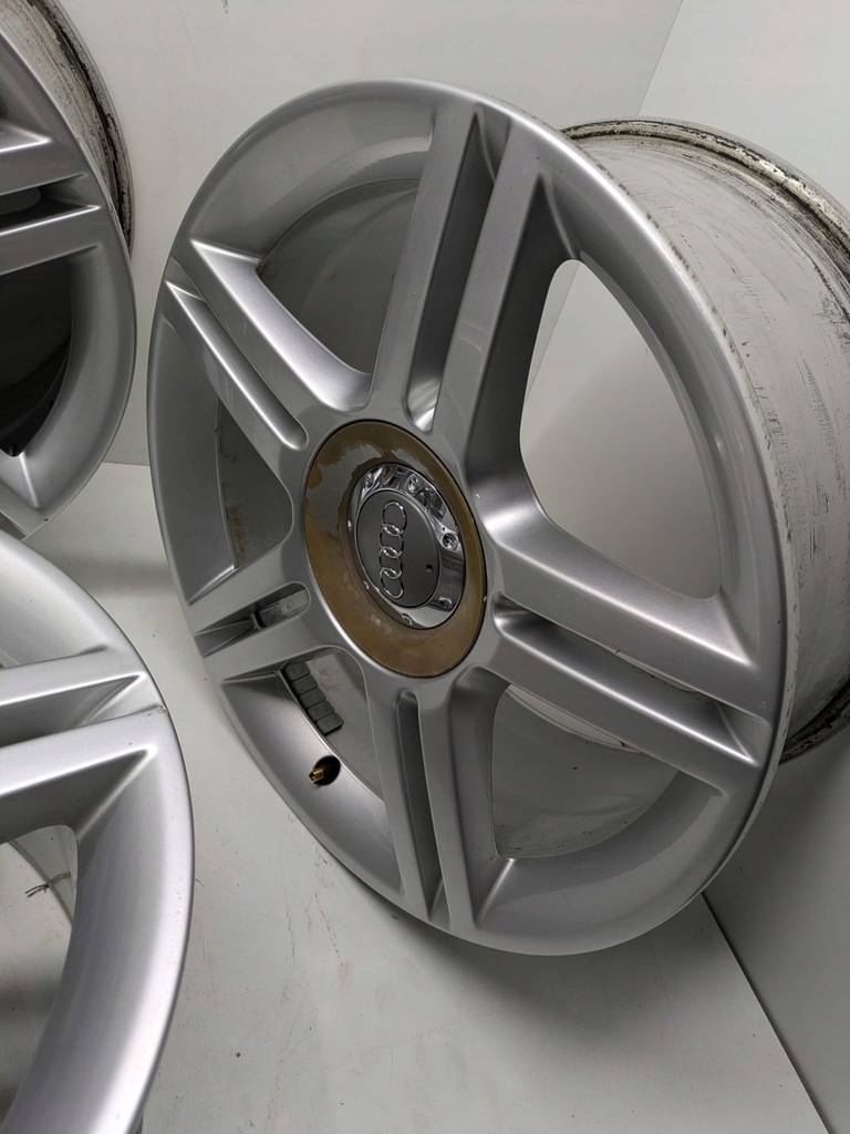 Alufelgen R17 5x112 Et45 Audi 8E0601025AS Product image