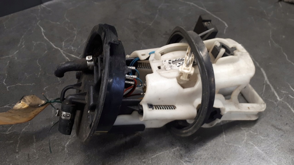 1183845 BMW E46 2.0d 1999 100 kW Kraftstoffpumpe Product image