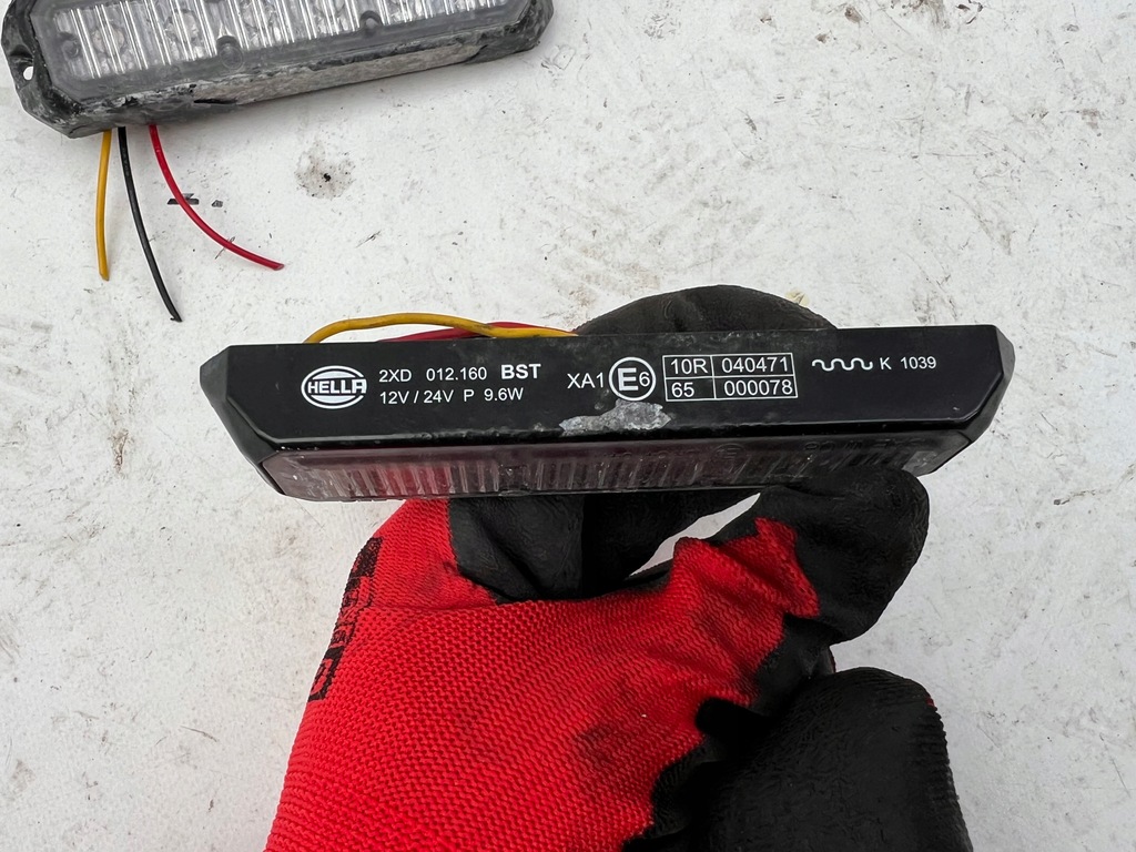 LED-Verkehrswarnleuchten Orange blinkend HELLA 2XD 012.160 Product image
