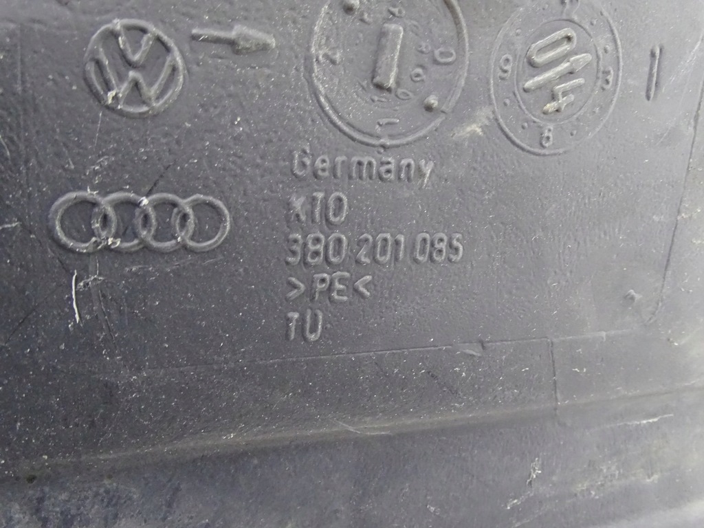 SKODA SUPERB I 01-08 1.9 TDI DIESELKRAFTSTOFFTANK 380201085 3B0201021EE Product image