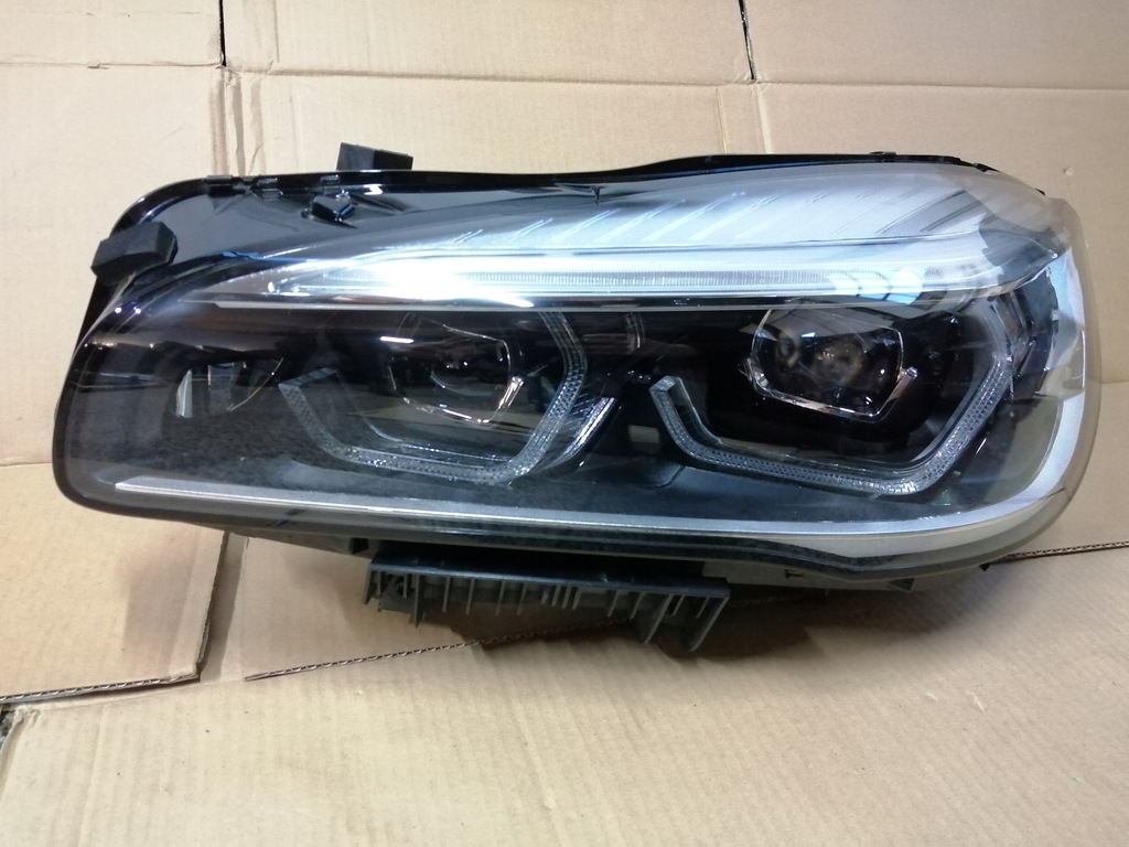 BMW 2 F45 ACTIVE TOURER LIFT LCI ADAPTIVE LED-LAMPE LAMPEN VORNE RECHTS LINKS Product image