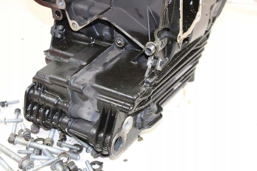 BMW R850 RT R22 01-06 KURBEL MOTORBLOCK SCHRAUBEN Product image